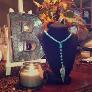 Necklace and earring set